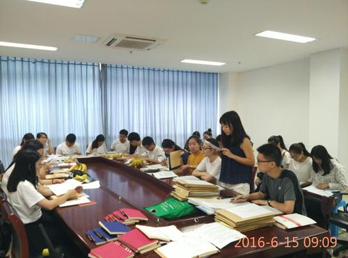 色情网站
学生第三党支部“两学一做”学习图片