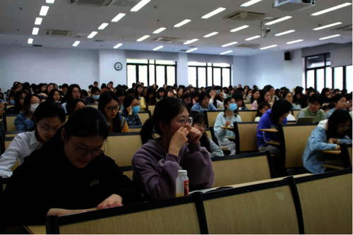 色情网站
2021届全体本科生毕业生